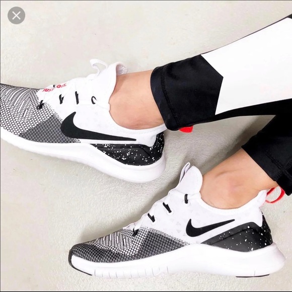 nike free tr8 gold
